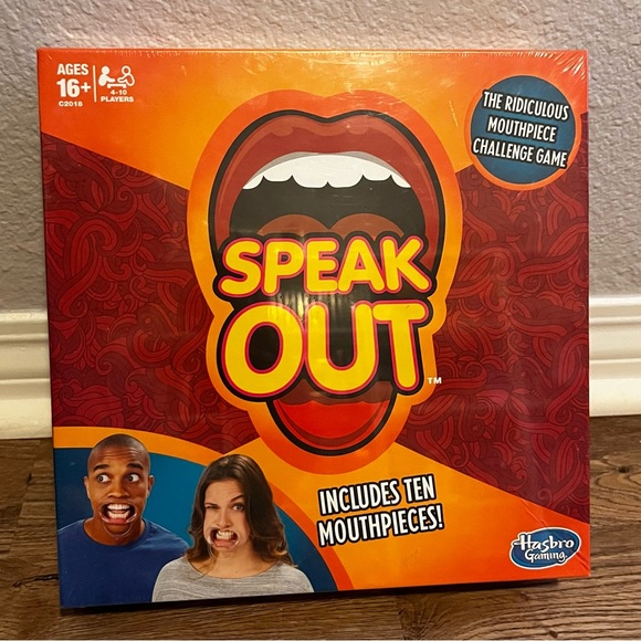 Hasbro Speak Out Game Board with 10 Mouthpieces Brand New/Sealed - Picture 1 of 7